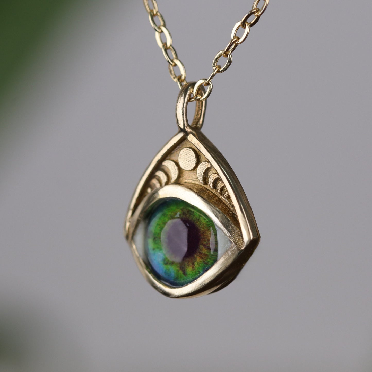 "HECATE'NİN GÖZÜ" | Üçlü Ay Koruma Tılsımı (Gümüş & Pirinç)