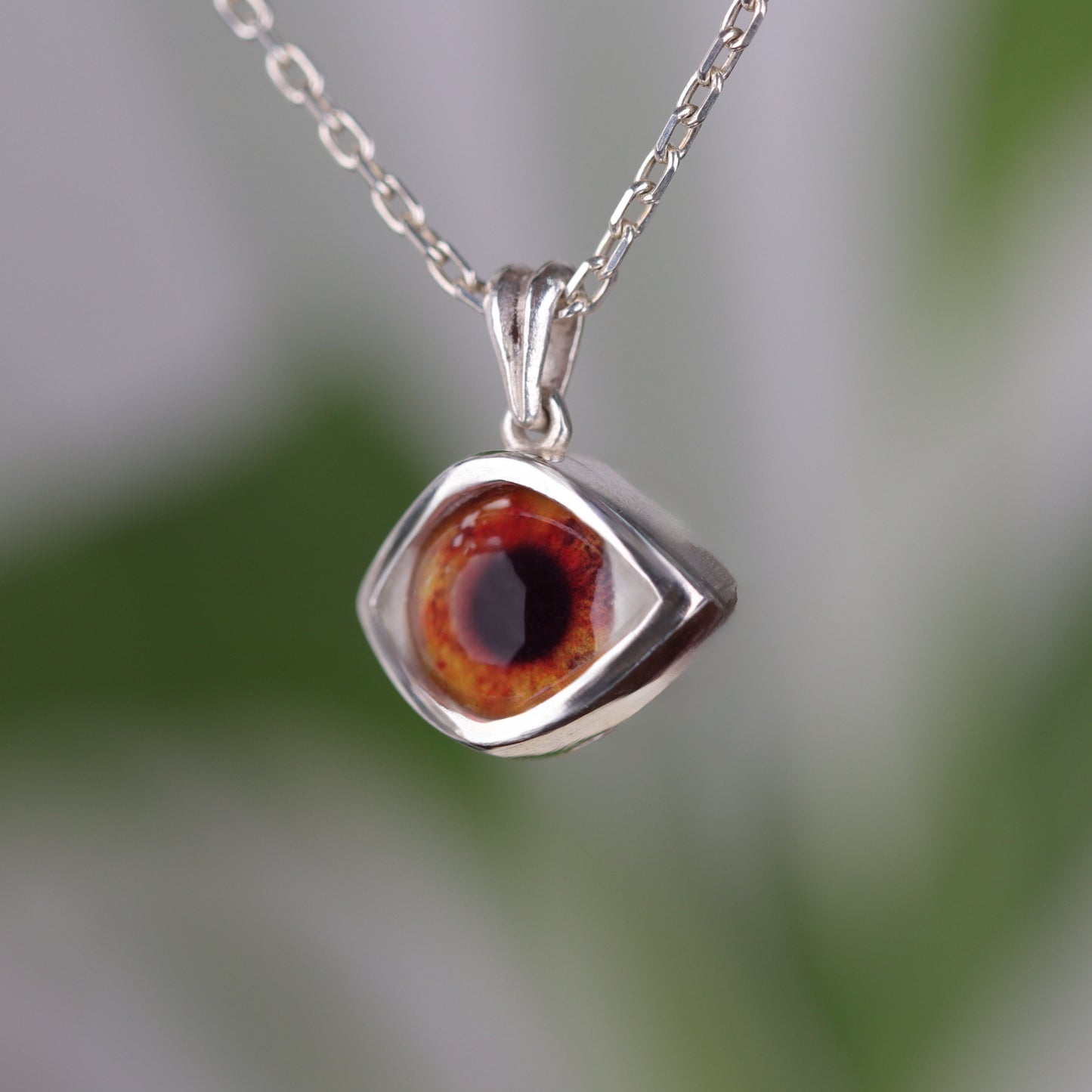 "GÖZCÜ" | Her An Koruyan Gerçekçi Ela Göz Kolye (Pirinç & 925 Gümüş)