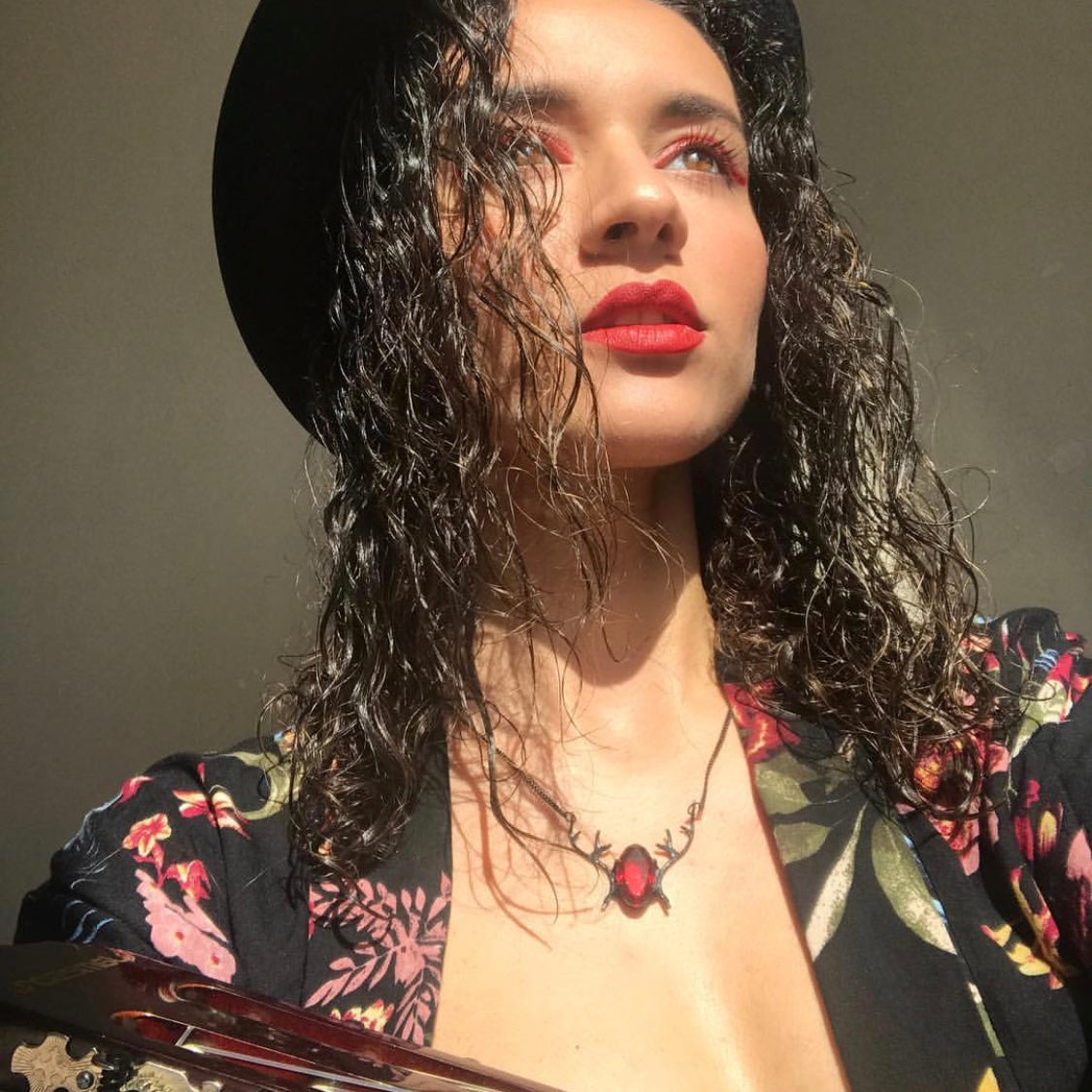 Alageyik Boynuzu Kolye (Tüm Maden ve Taş Seçenekleri)