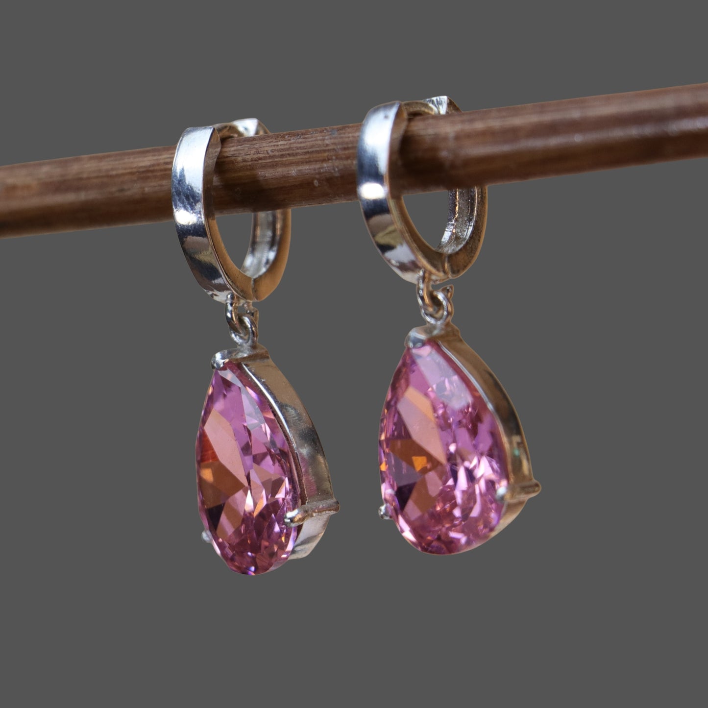 Damla Taşlı Küpe (Tüm Taş ve Maden Seçenekleri)