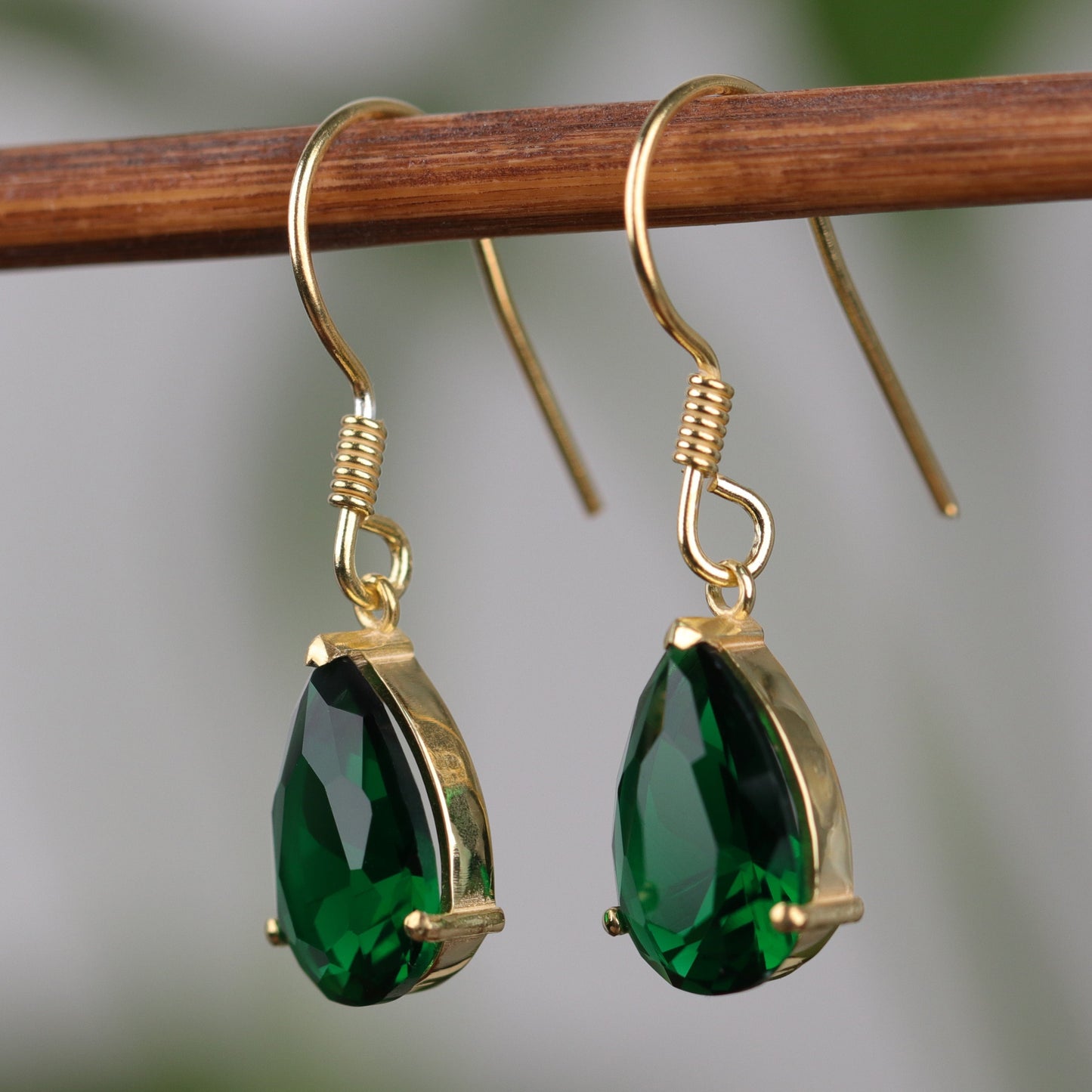 Damla Taşlı Küpe (Tüm Taş ve Maden Seçenekleri)