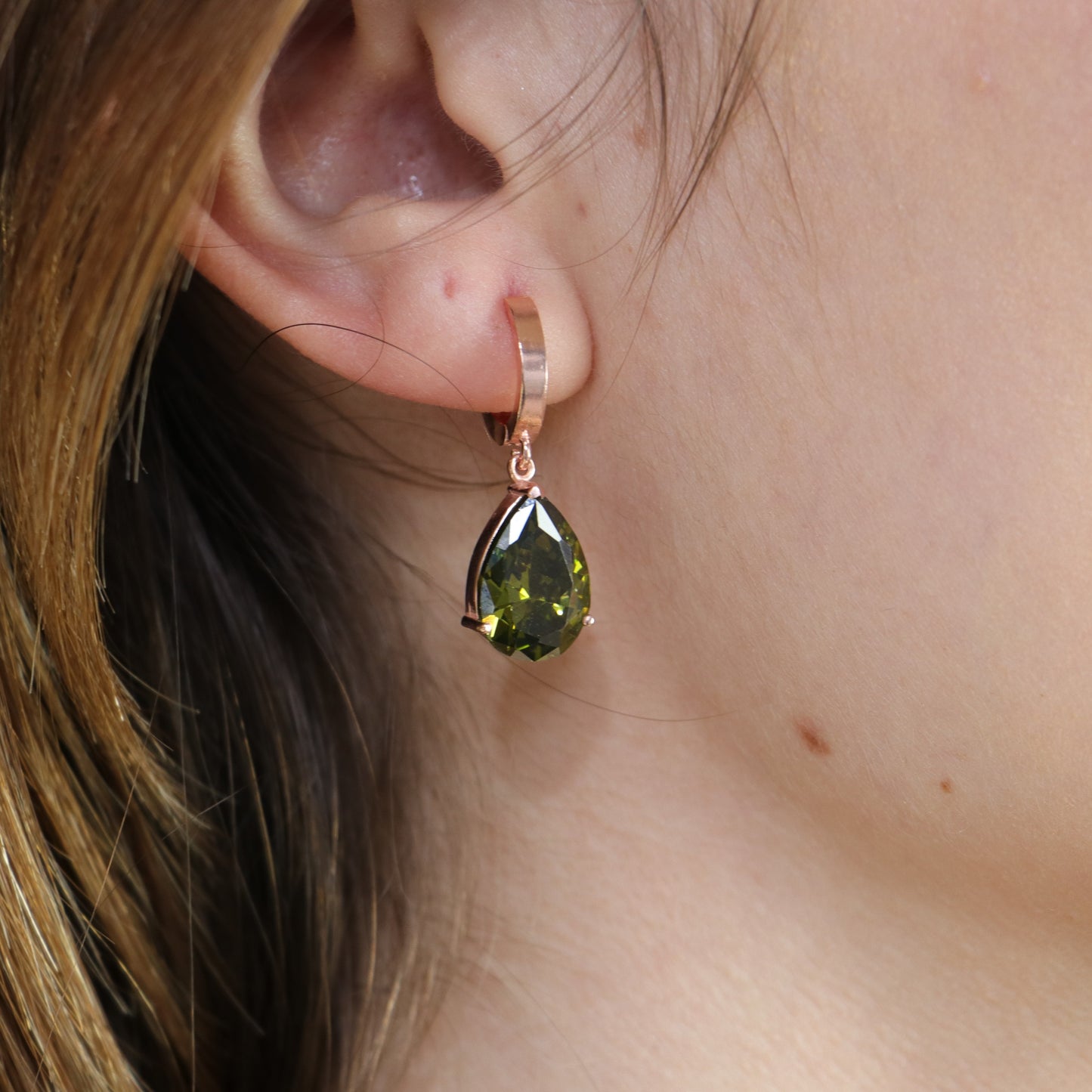 Damla Taşlı Küpe (Tüm Taş ve Maden Seçenekleri)