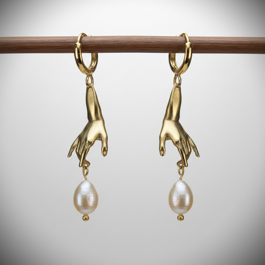 Eller Sallantılı İnci Küpe (Tüm Seçenekler)