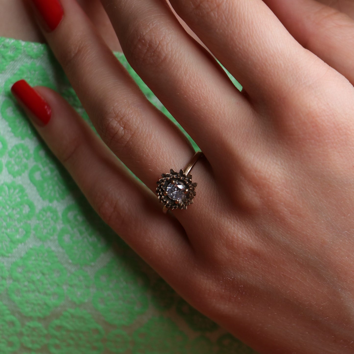 Ay Çiçeği Yüzük (Tüm Taş ve Maden Seçenekleri)