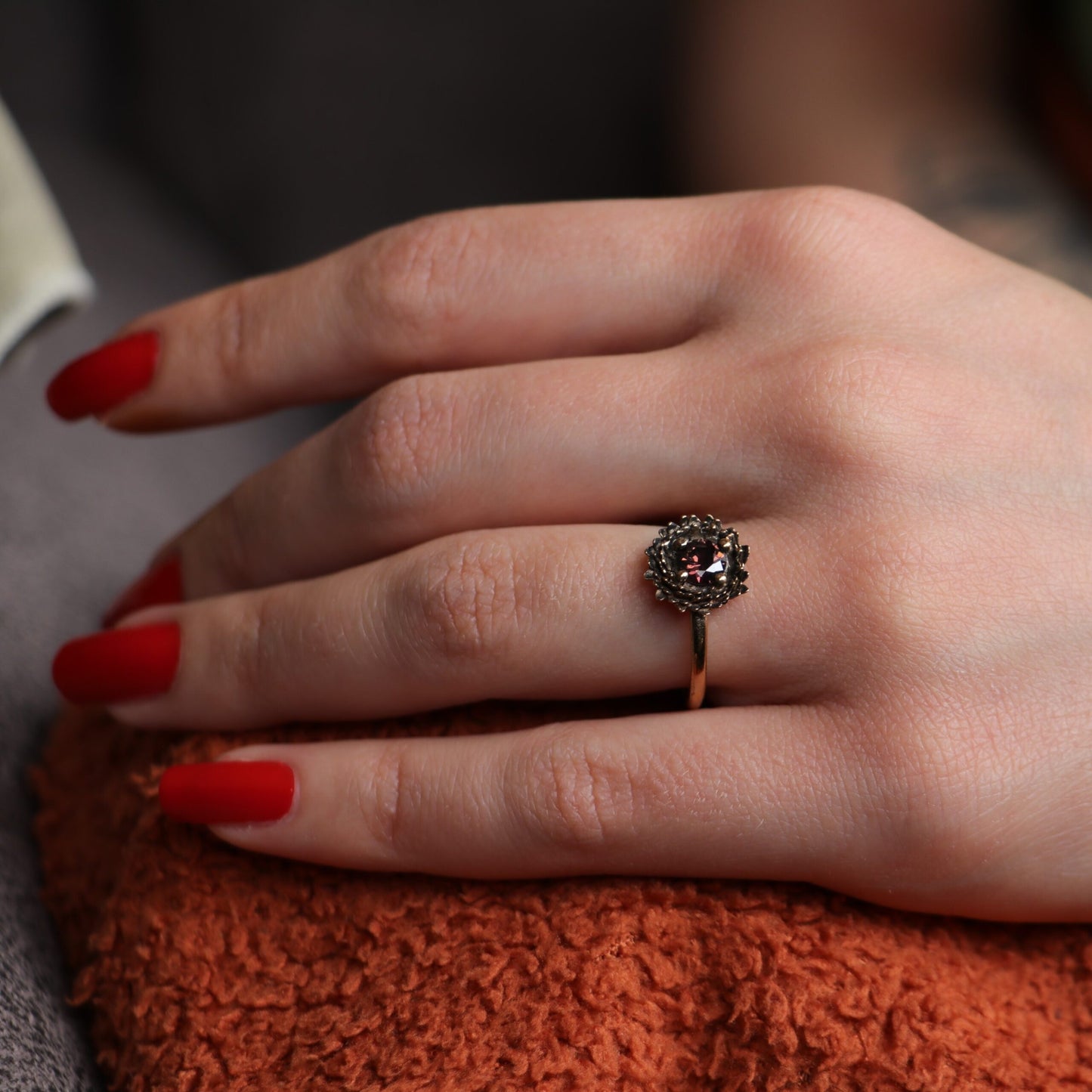 Ay Çiçeği Yüzük (Tüm Taş ve Maden Seçenekleri)