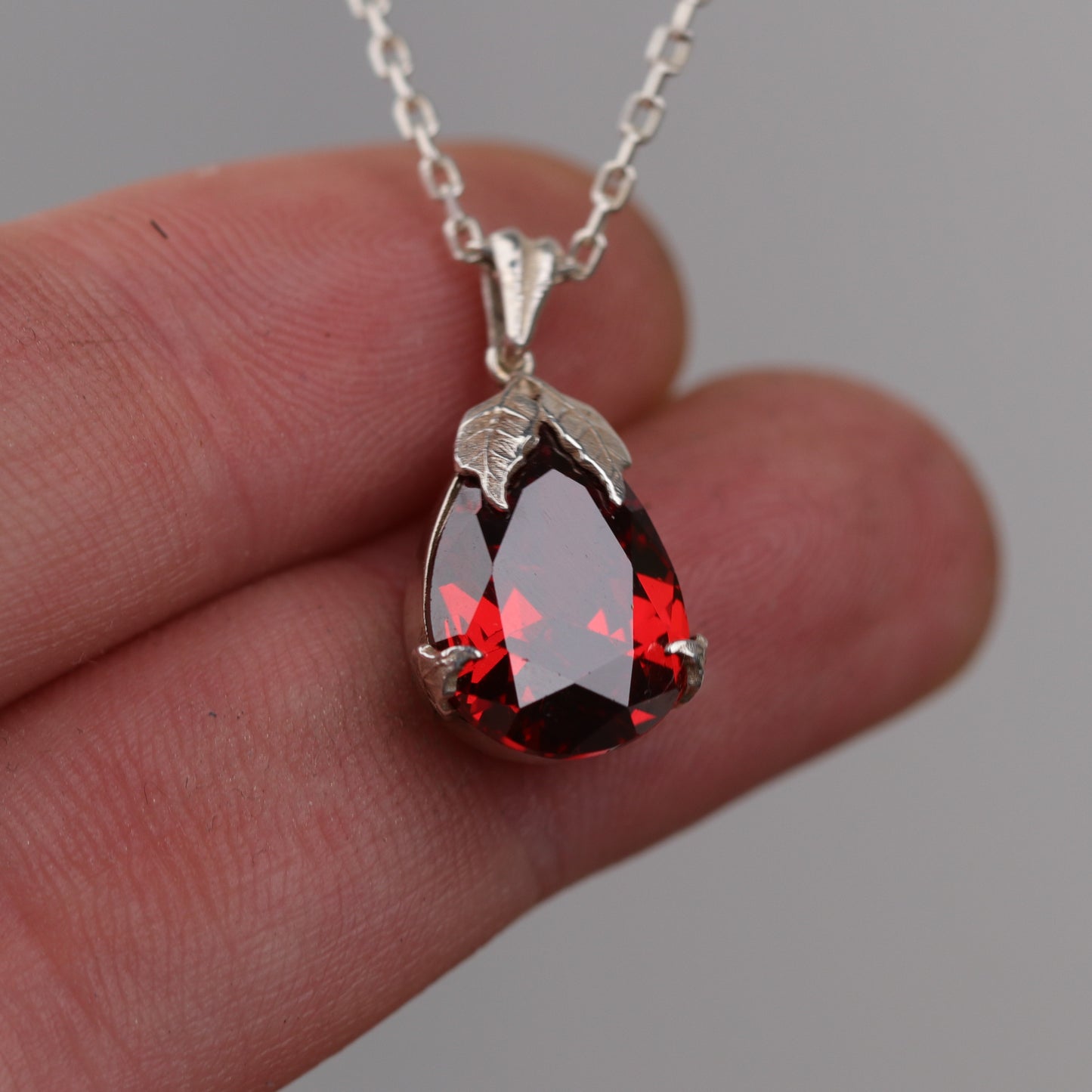 Damla Yapraklar 925 Gümüş Kolye (Tüm Taşlar)