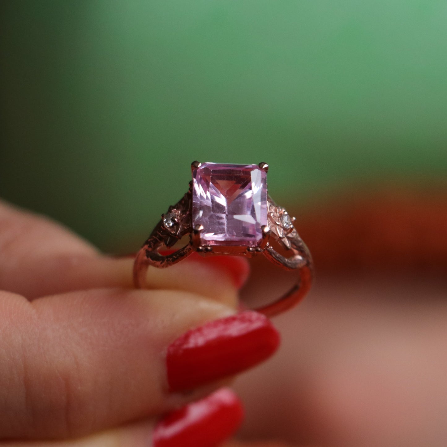 Lotus Yüzük (Tüm Taş ve Maden Seçenekleri)