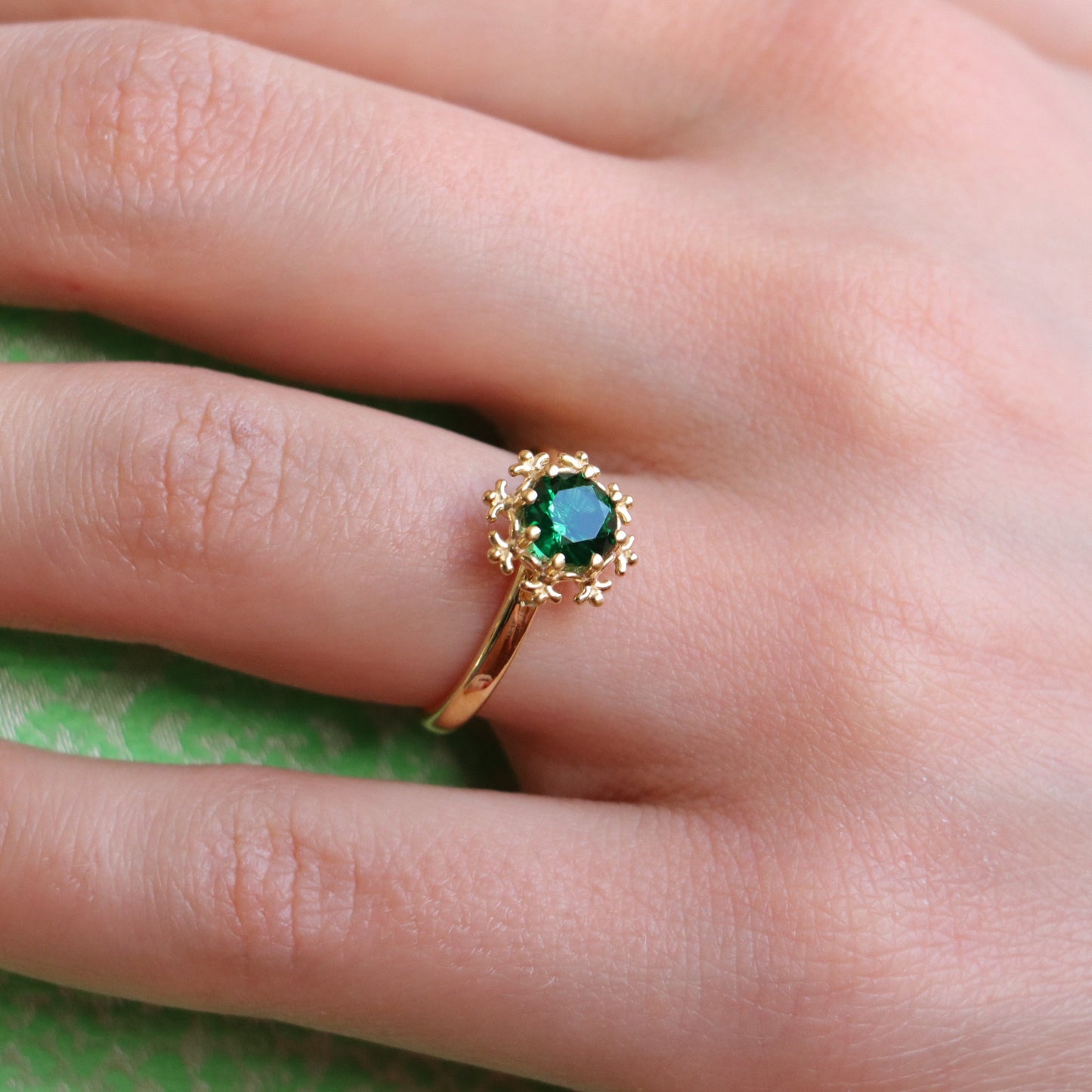 Kar Tanesi Yüzük (Tüm Taş ve Maden Seçenekleri)