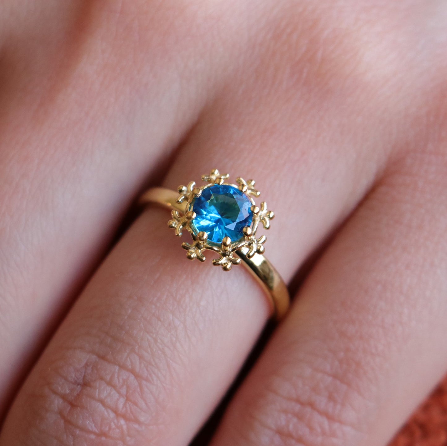 Kar Tanesi Yüzük (Tüm Taş ve Maden Seçenekleri)