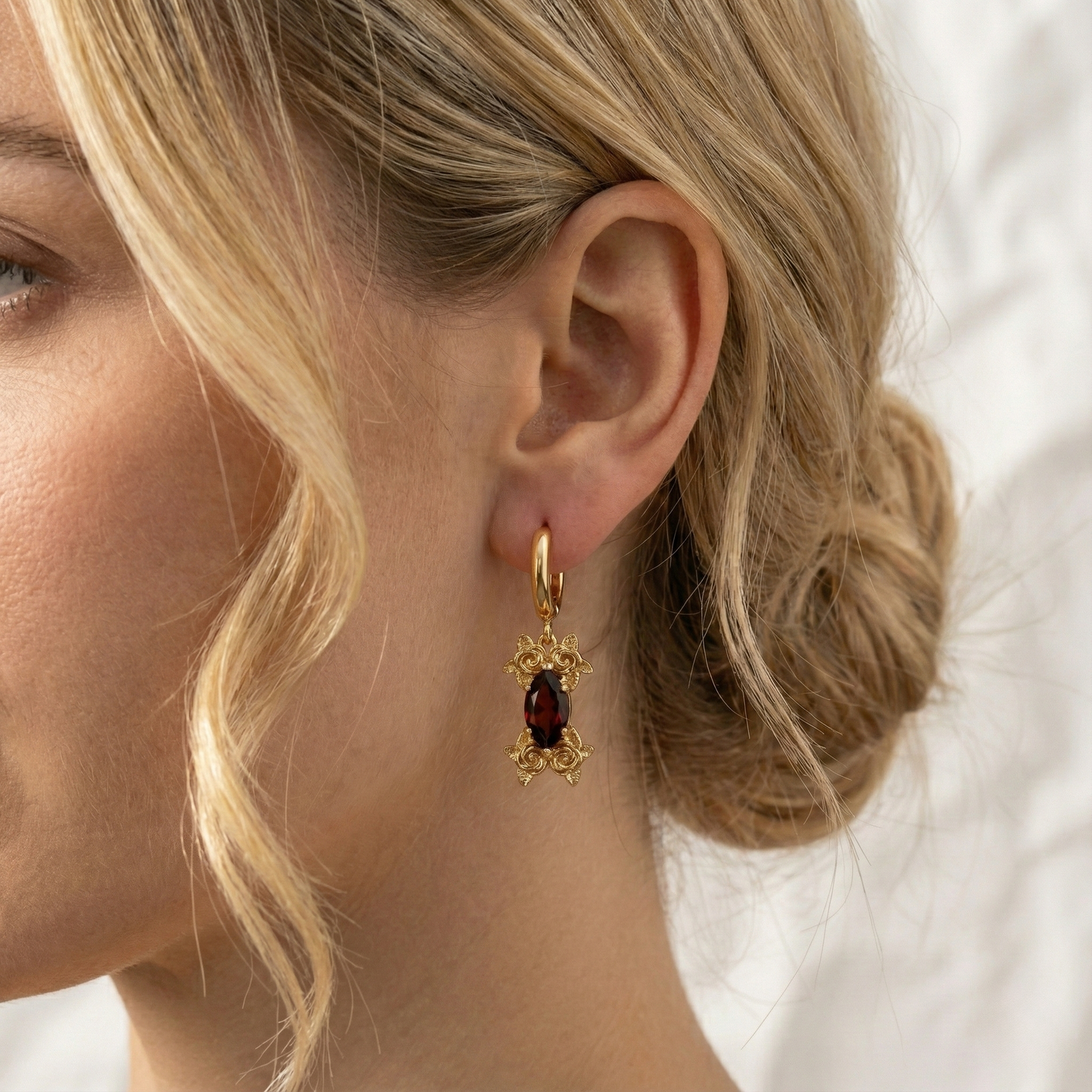 Markiz Garnet Gül Küpe (Tüm Taş ve Maden Seçenekleri)