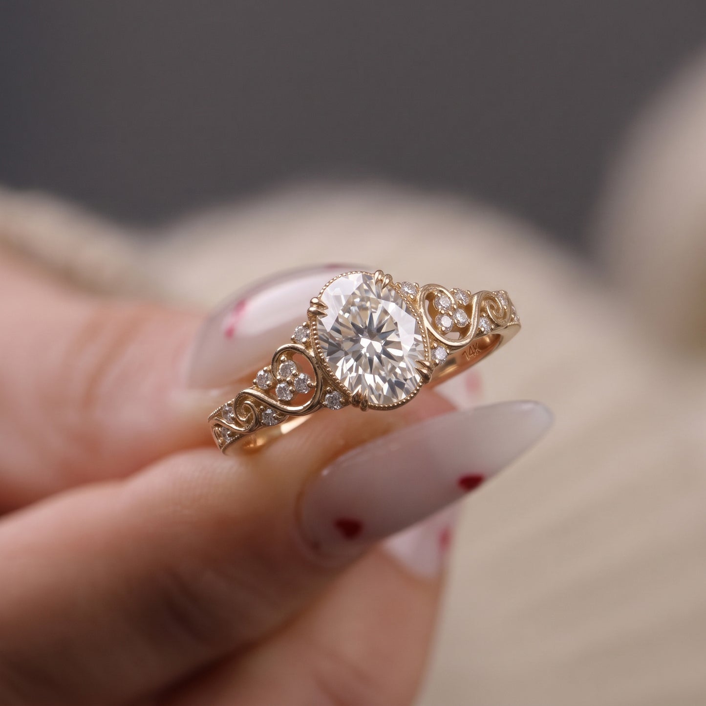 Oval Vintage 1.20 Karat Pırlanta ya da Mozanit 14 Ayar Altın Yüzük